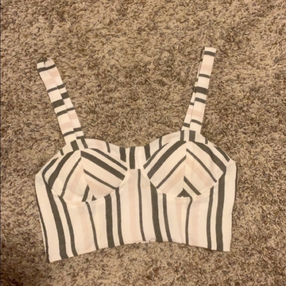 American Eagle Crop Top